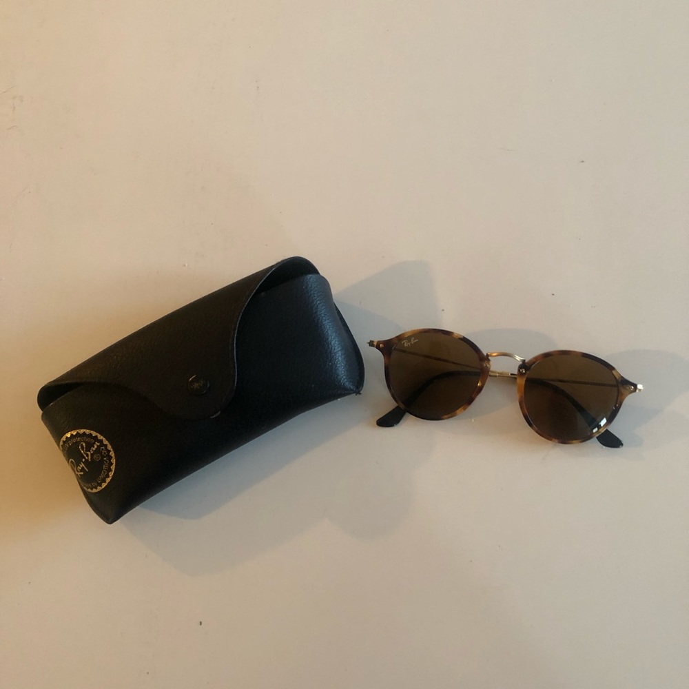 Ray-Ban round tortoise sunglasses